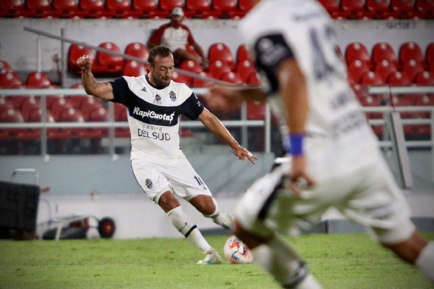 Brahin Alemán y su pegada en Independiente Vs. Gimnasia