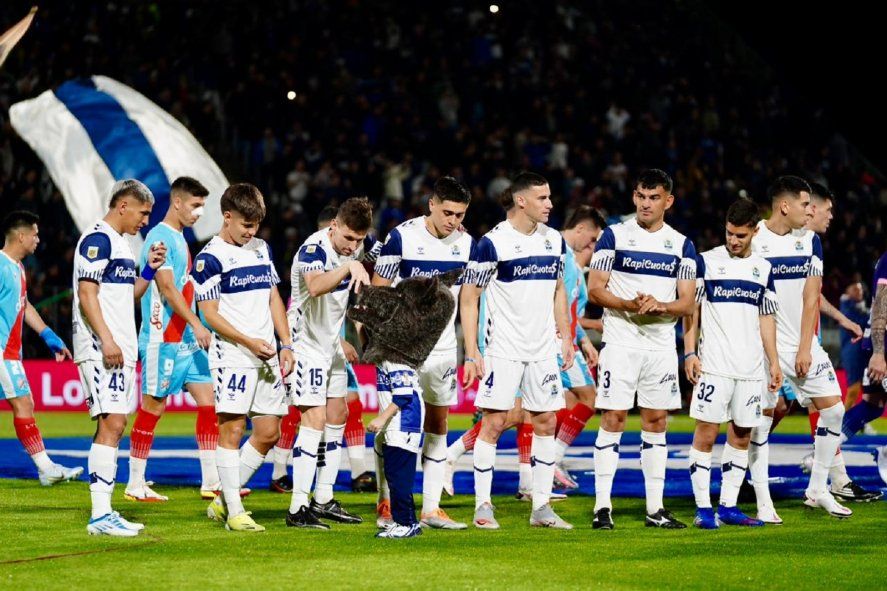 Gimnasia consiguió un triunfazo ante Arsenal. Nicolás Colazo entró en el ST y fue clave.