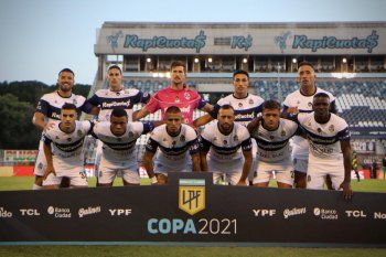 Formación de Gimnasia ante Defensa y Justicia