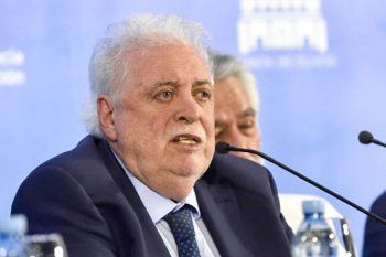 Ginés cuestionó las exigencias de la vacuna Pfizer