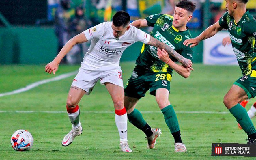 Leonardo Godoy en acción en el último Defensa vs. Estudiantes (Foto: prensa EDLP).