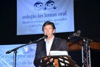 Gustavo Posse y un mimo a Axel Kicillof.