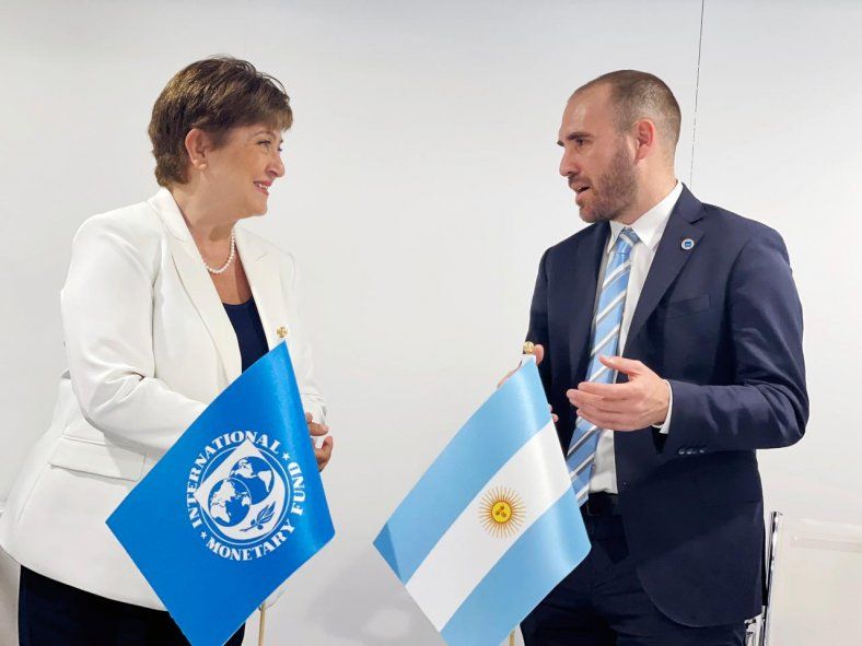Las negociaciones tuvieron como objetivo alcanzar un acuerdo de programa con el FMI, que le permita a la Argentina refinanciar la carga de deuda insostenible contraída en 2018 y 2019