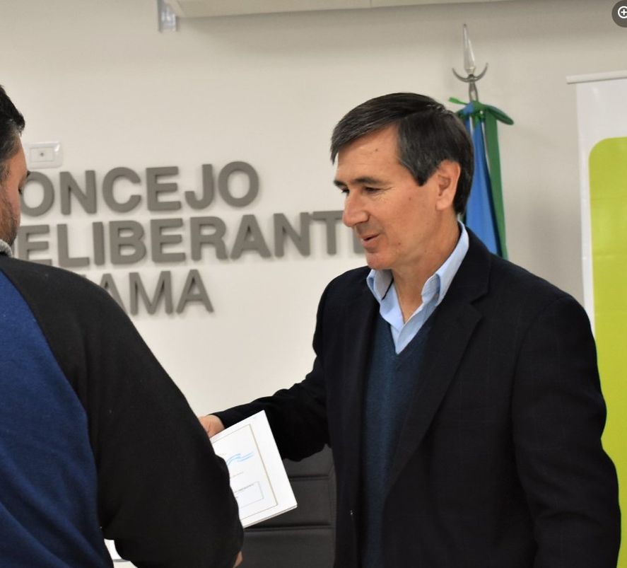 Arnaldo Harispe, intendente de Lezama, va por la reelección