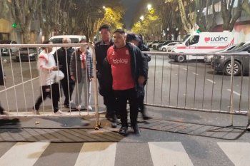 pelea en estudiantes: que paso con el agresor y la grave sancion que recibira junto al agredido