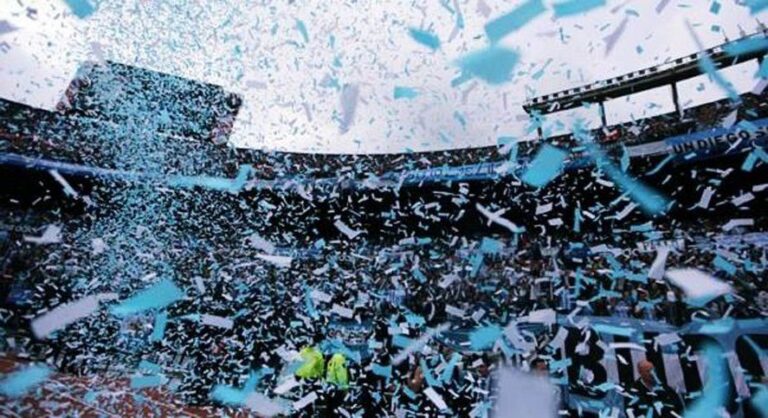 “¡Canten putos!”: ¿De dónde vienen las canciones de cancha?