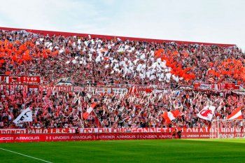 Los hinchas de Estudiantes agotaron todas las localidades.