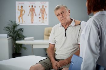 Qué es la osteoporosis, la enfermedad que se volvió riesgosa en hombres mayores de 50 años.