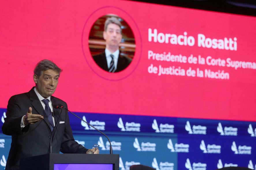 El presidente de la Corte Suprema de Justicia, Horacio Rosatti, habló en la AmCham Summit 2023.