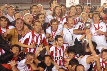 Raúl Iberbia, campeón de América con Estudiantes. Raúl Iberbia, campeón de América con Estudiantes.