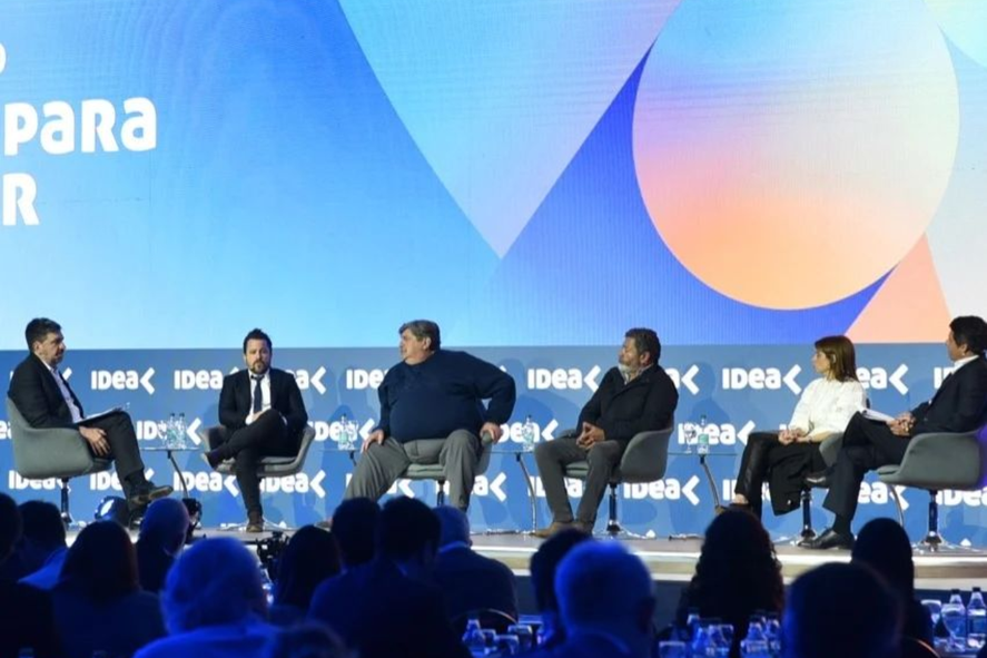 Coloquio IDEA: Empresarios hablaron de ceder ganancias y sindicalistas le cuidaron el bolsillo a las empresas