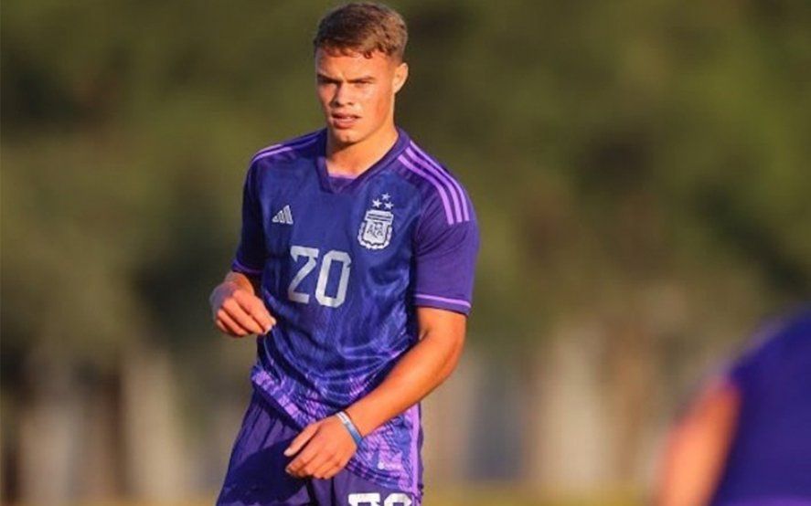 Ignacio Miramón, volante de Gimnasia, en el amistoso del Sub 20 con Dominicana.