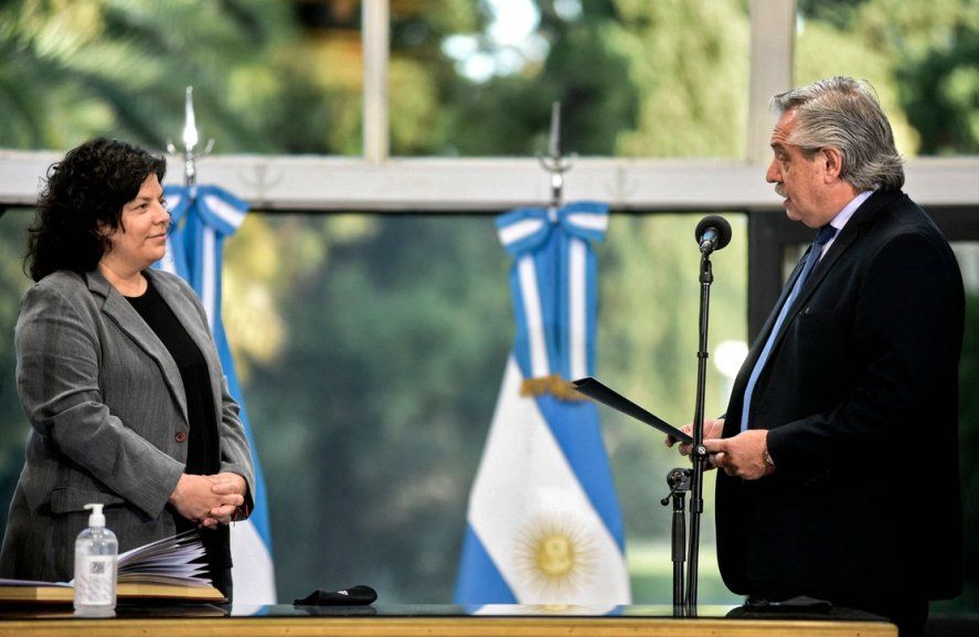 Vizzotti asumió prometiendo “fortalecer” el acceso equitativo a la vacuna