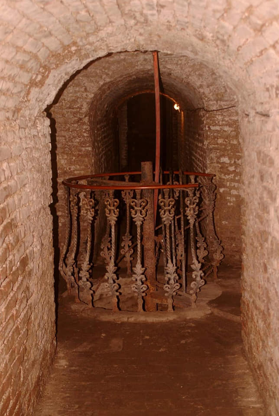 Túneles de Villa Castelforte en Adrogué.