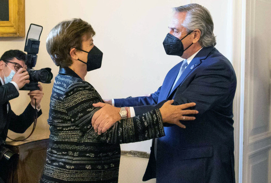 Alberto Fernández junto a Kristalina Georgieva, directora gerenta del FMI