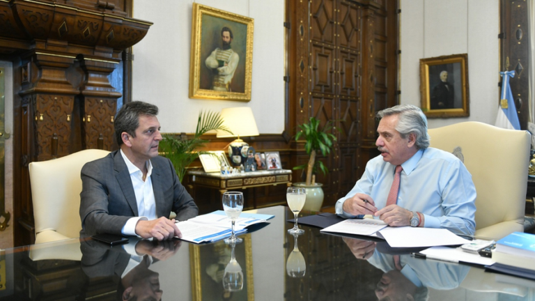 Alberto Fernández y Sergio Massa comparten un acto tras los anuncios económicos