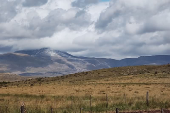 ¿Nieve en el Cerro Tres Picos?Imágenes de Martín Schmidtke.