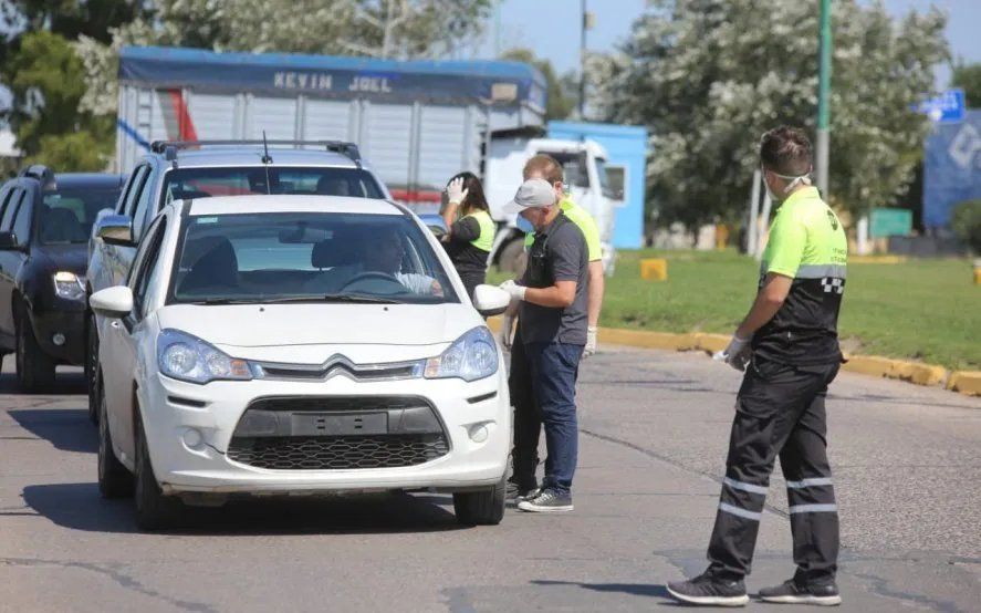 Hubo miles de detenidos en los controles dispuestos en el AMBA para evitar la circulación del coronavirus.