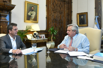 El presidente Alberto Fernández y el ministro de Economía encaran la jornada con presencia en una obra clave a la que apuestan desde el Frente de Todos.