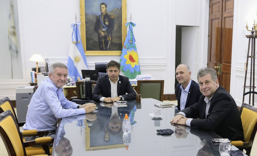 El Subsecretario junto al gobernador Axel Kicillof