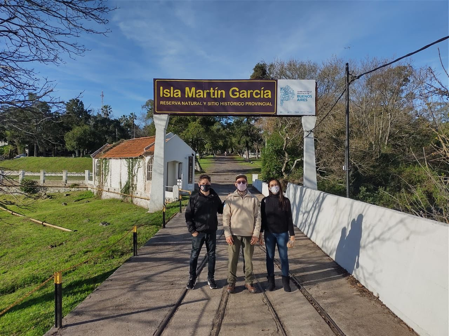 Axel Kicillof junto a la familia en la Isla Martín García