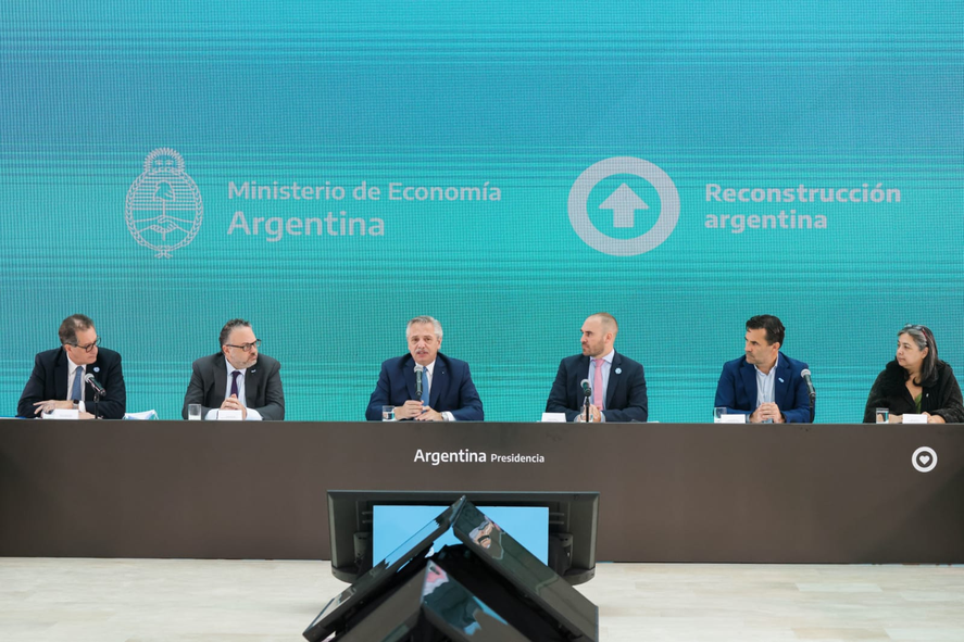 Alberto Fernández retoma protagonismo político