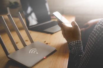 Representantes de las cooperativas de servicios de telecomunicaciones señalaron la necesidad de destrabar las restricciones para mejorar el servicio.