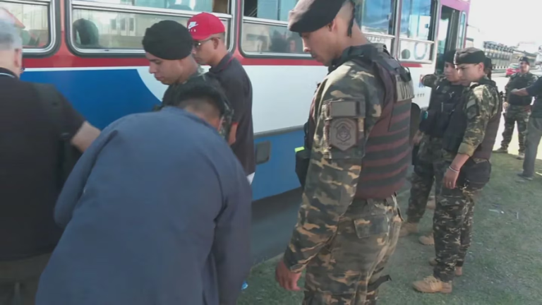 La UCR comparó los operativos en colectivos con prácticas de la dictadura