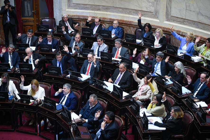 El Senado avanzó con cambios relevantes en la Ley de Alquileres, que vuelve a Diputados para su debate final.