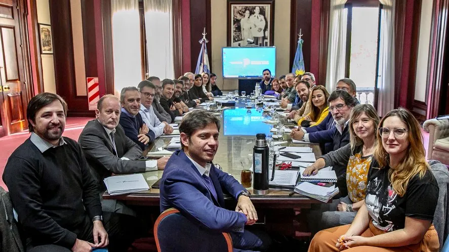 El gobernador Axel Kicillof convocó a todos sus ministros para este mediodía. Análisis de gestión y cómo encarar el año electoral, en el temario.