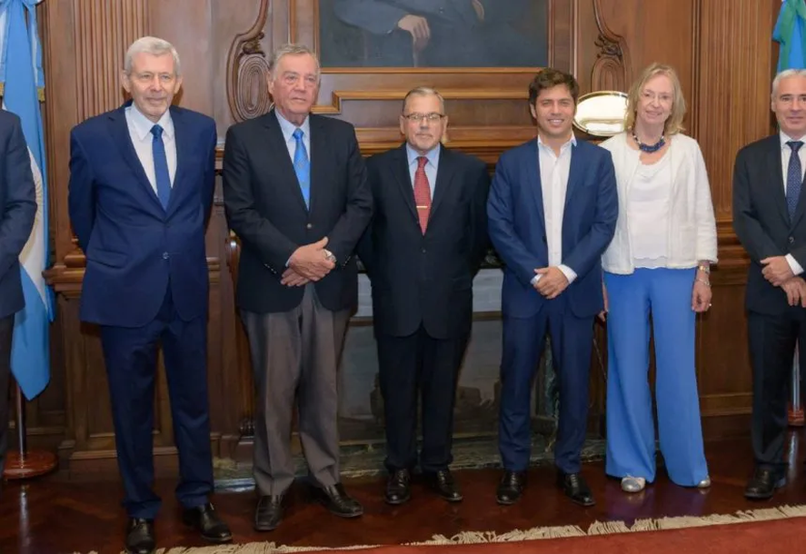 Axel Kicillof junto a los miembros de la Suprema Corte, al asumir la gestión 