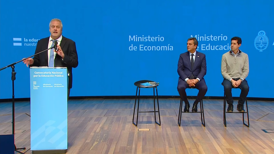 Junto a los ministros Perczyk y de Pedro, Sergio Massa presentó un nuevo proyecto de Ley para incrementar la inversión en educación pública.