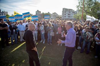 bahia blanca: juntos pone toda la carne en el asador