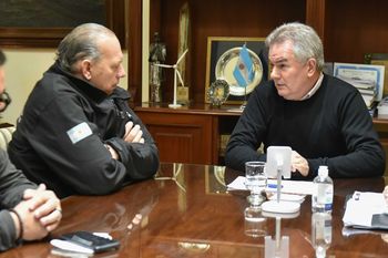 Sergio Berni junto al intendente de Bahía Blanca, Héctor Gay