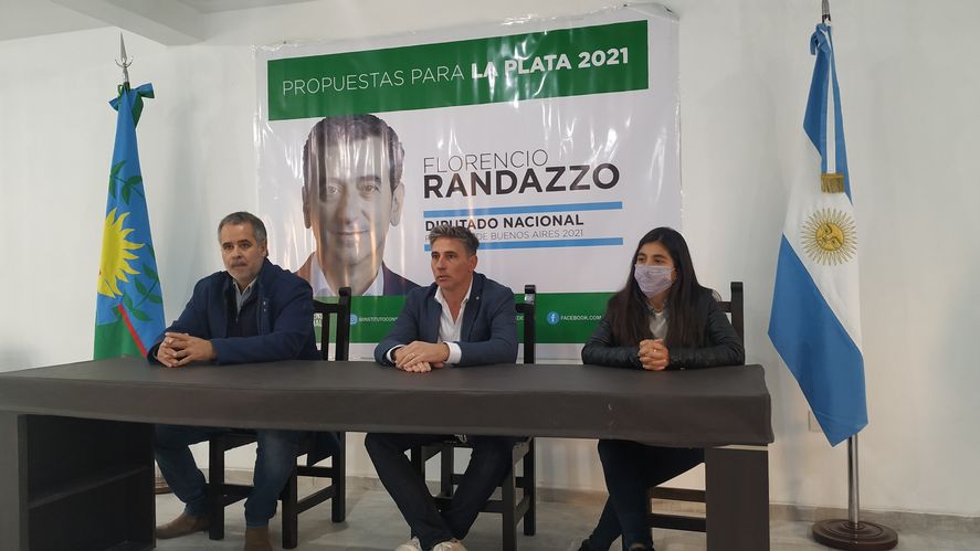 Alejandro Santecchia es precandidato a Concejal de La Plata.