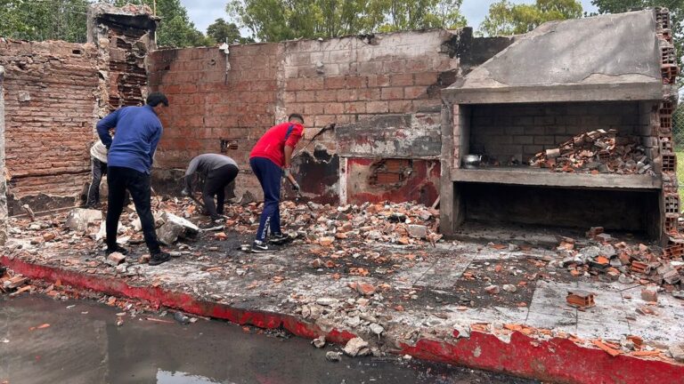 Robo e incendio en el Club Alumni. Mariano Bustos, vicepresidente del club: “Nos cortaron las piernas”