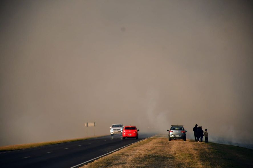Imágenes del humo ocasionado por los incendios en el Delta del Paraná - Fotos: Juan Jose Garcia