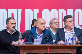 nestor grindetti furioso contra la opereta de berni por la represion en independiente