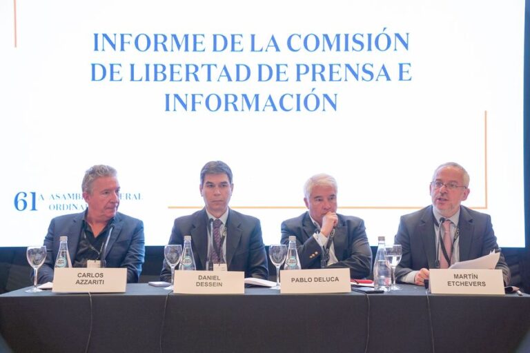 ADEPA publicó el informe “La democracia y el libre ejercicio del periodismo son caras de una misma moneda”