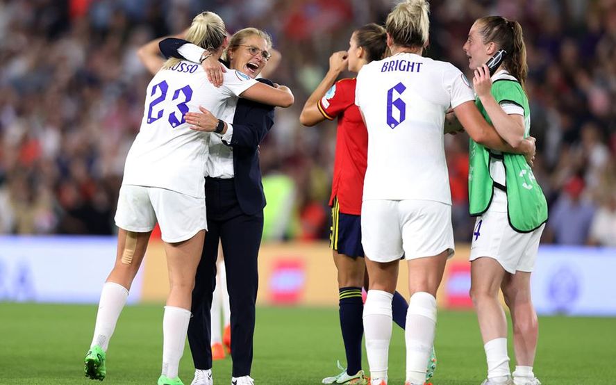 Sarina Wiegman va por la Eurocopa Femenina 2022 con Inglaterra. En 2018 la ganó con Países Bajos.