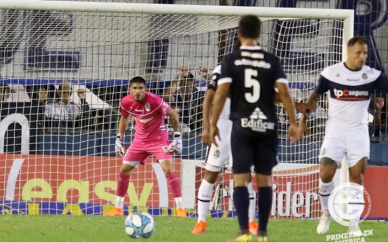 Nelson Insfrán arquero de Gimnasia