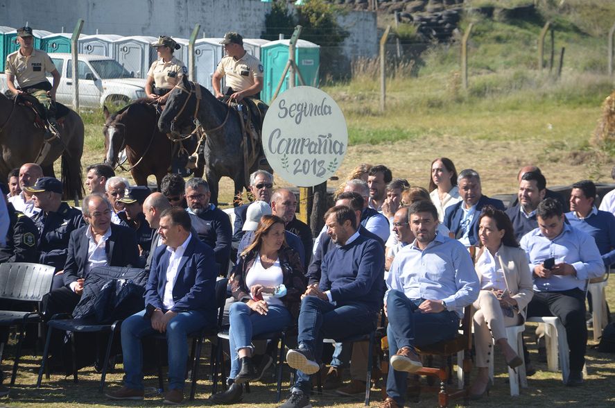 Intendentes de todo el arco político junto a funcionarios y concejales participaron del acto de egreso de los nuevos agentes de la Policía Rural