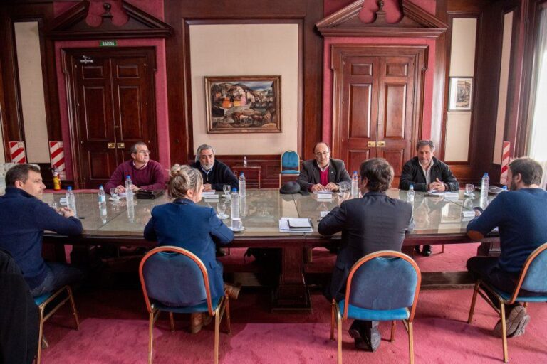 ¿Suma fija en la provincia?: Intendentes preocupados por el “efecto cascada”