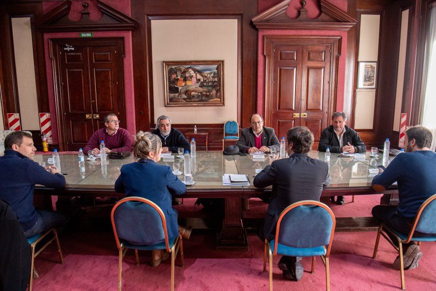 Los intendentes de la UCR quieren que Axel Kicillof convoque a una mesa técnica