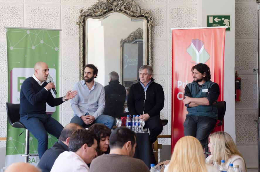 Intendentes y referentes vecinalistas se reunieron en Chivilcoy.