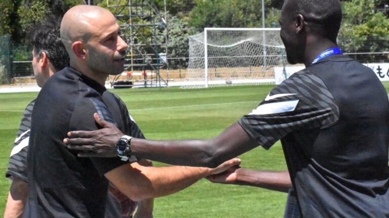 Argentina y un festejo en Toulon: el debut de Mascherano como técnico, el grito agónico y un nuevo camino internacional