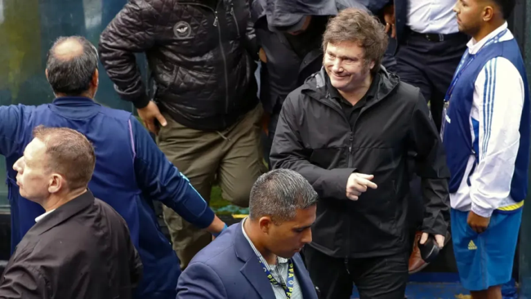 Una encuesta marca que Javier Milei no recibió un cheque en blanco