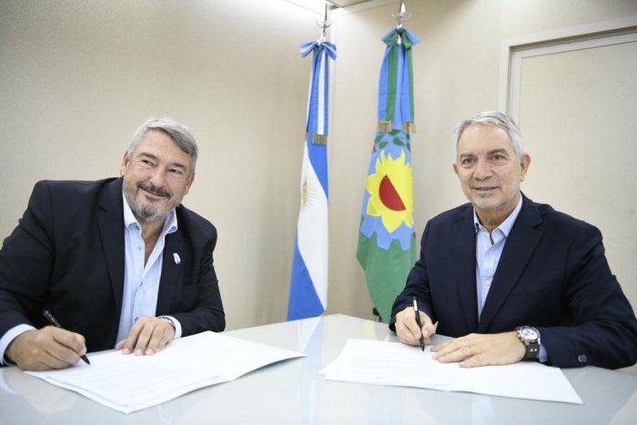 Los ministros de Justicia y Transporte, Julio Alak y Jorge D