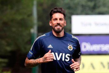 José Sosa terminó contraro en Fenerbahce. ¿Lo buscará Estudiantes?