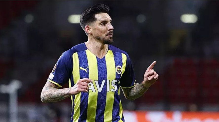 José Sosa, pretendido por Estudiantes, en su paso por el Fenerbahce de Turquía